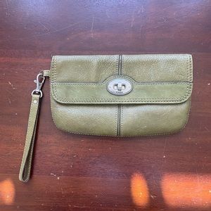 FOSSIL WRISTLET/WALLET. LEATHER. Green